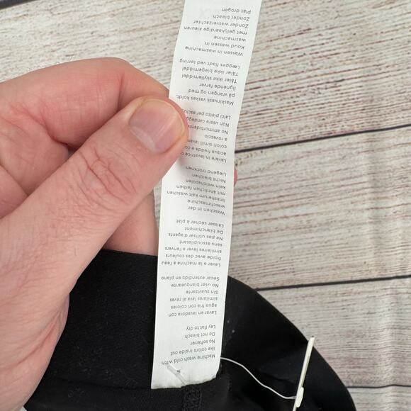 Fabletics Woven Pocket Skirt with Built In Short Women's XXL/1X Black Skort NEW - Picture 6 of 10